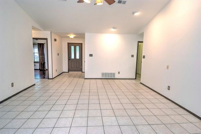 6500 Luckenbach LN, Austin, TX 78729