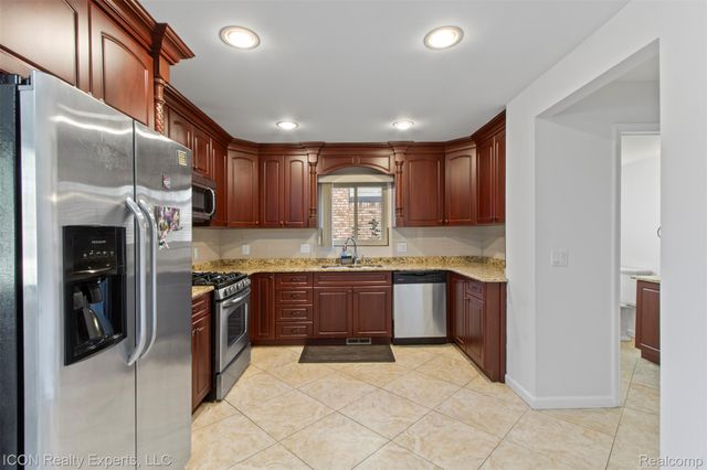 35418 Collingwood Drive, Sterling Heights, MI 48312