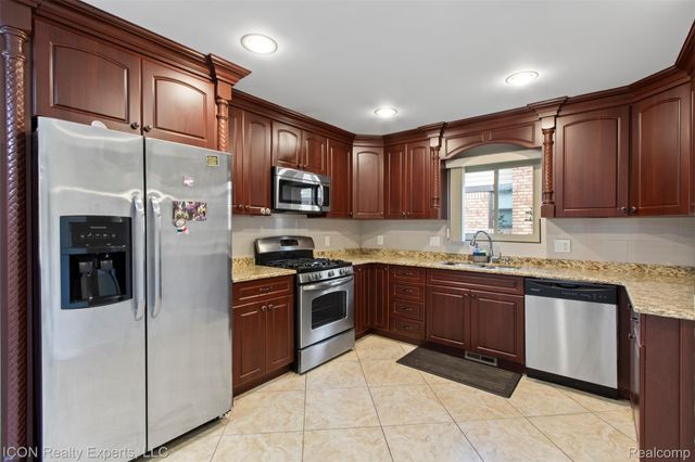 35418 Collingwood Drive, Sterling Heights, MI 48312