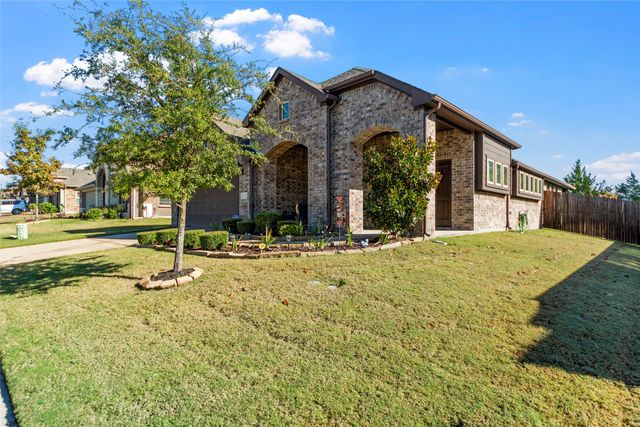 652 Cottage Place, Lavon, TX 75166