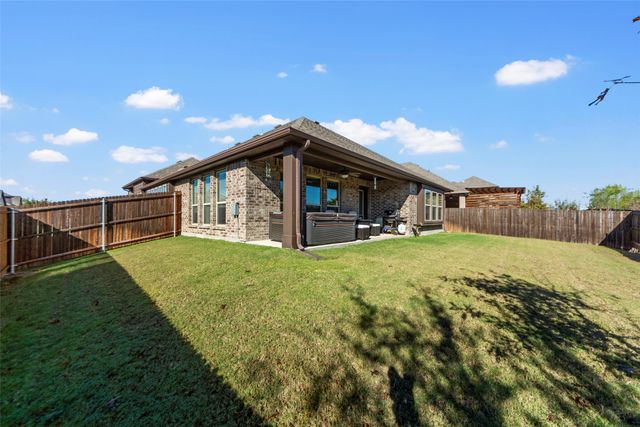 652 Cottage Place, Lavon, TX 75166