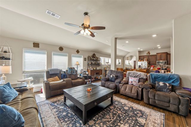 652 Cottage Place, Lavon, TX 75166