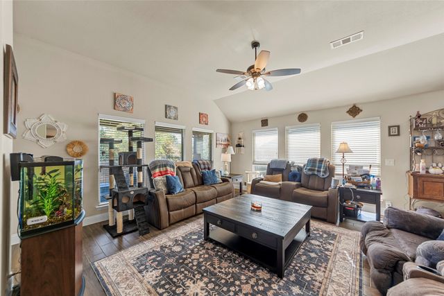 652 Cottage Place, Lavon, TX 75166