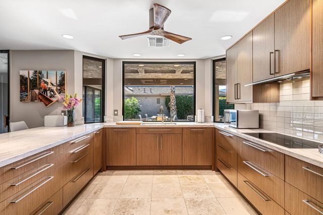 8 Dartmouth Drive, Rancho Mirage, CA 92270