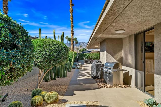 8 Dartmouth Drive, Rancho Mirage, CA 92270