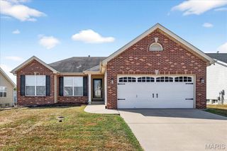 824 Foxglove Drive, Waterloo, IL 62298