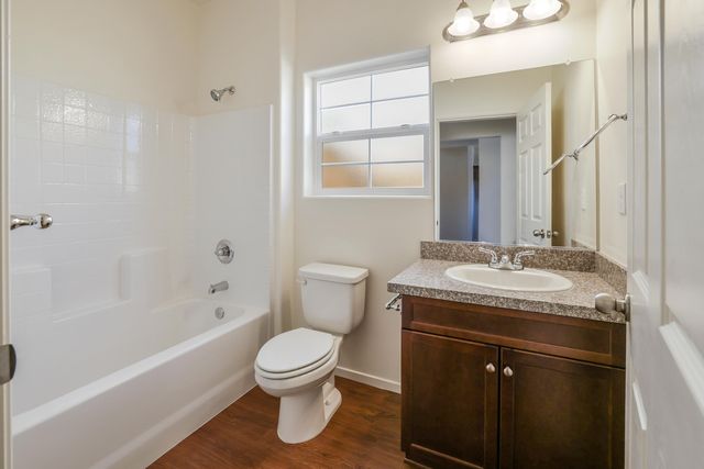 1147 W Putnam Avenue, Porterville, CA 93257