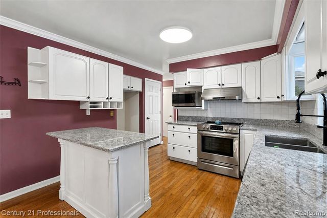 1466 N Beck Road, Canton, MI 48187