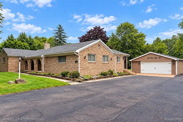 1466 N Beck Road, Canton, MI 48187