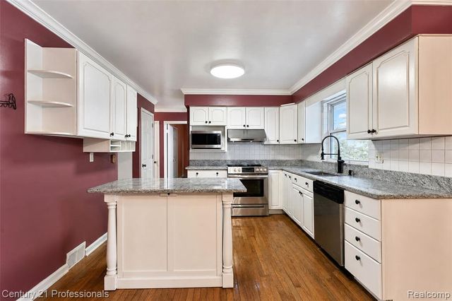 1466 N Beck Road, Canton, MI 48187