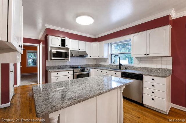 1466 N Beck Road, Canton, MI 48187