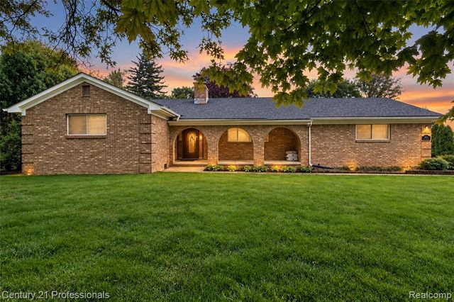 1466 N Beck Road, Canton, MI 48187