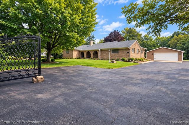 1466 N Beck Road, Canton, MI 48187