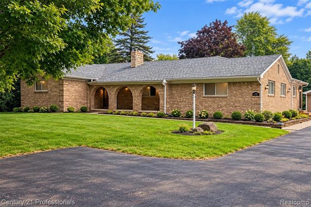 1466 N Beck Road, Canton, MI 48187