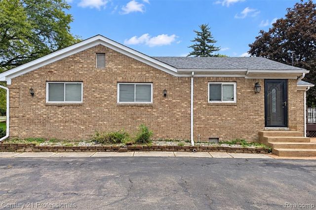 1466 N Beck Road, Canton, MI 48187