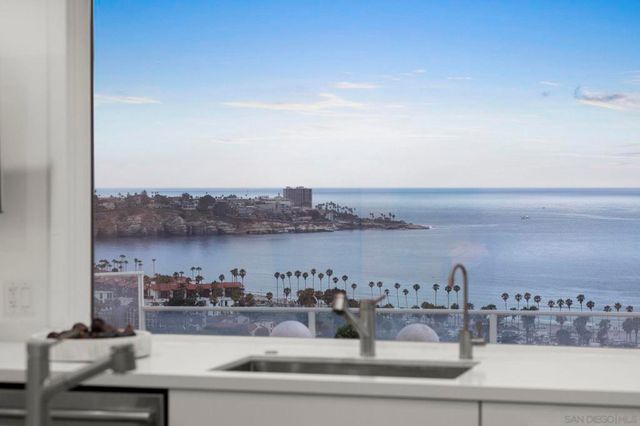 8430 Whale Watch Way, La Jolla, CA 92037