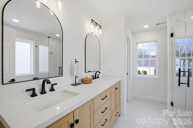 171 Kristens Court Drive, Mooresville, NC 28115