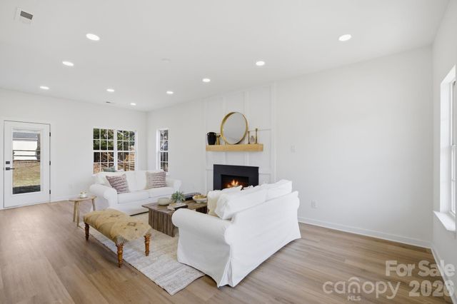 171 Kristens Court Drive, Mooresville, NC 28115