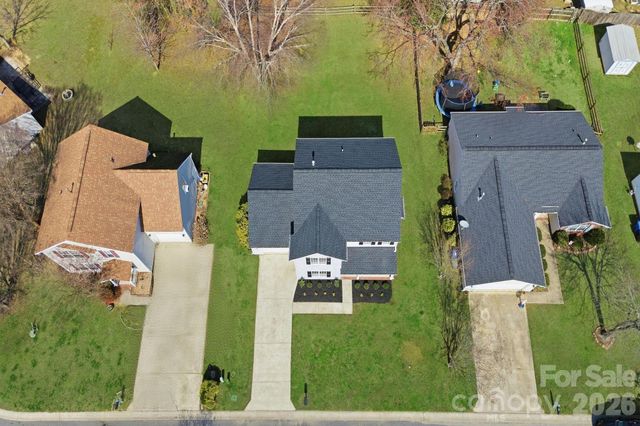 171 Kristens Court Drive, Mooresville, NC 28115