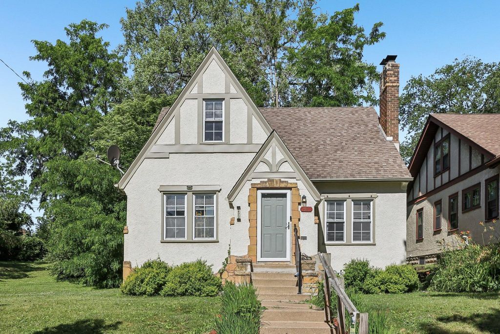 2923 Upton Avenue N, Minneapolis, MN 55411