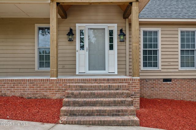 202 Guinevere Lane, Greenville, NC 27858