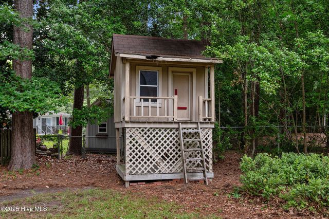 202 Guinevere Lane, Greenville, NC 27858