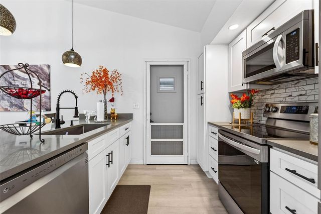 222 LINGER LANE, Sun City Center, FL 33573