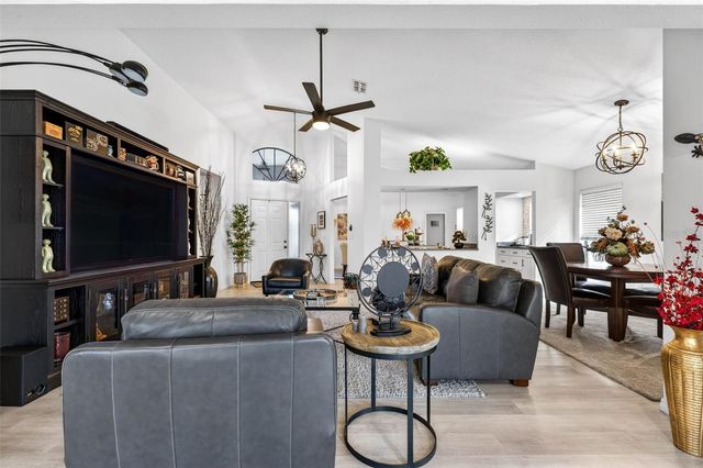 222 LINGER LANE, Sun City Center, FL 33573