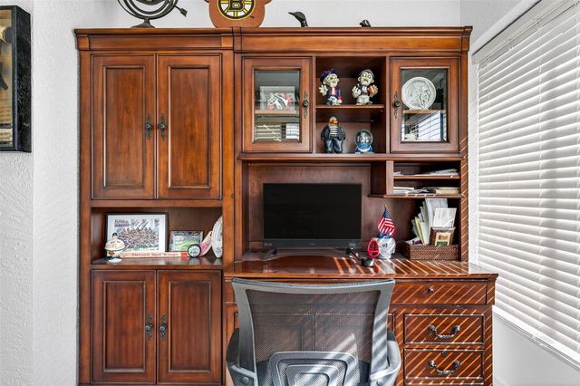 222 LINGER LANE, Sun City Center, FL 33573