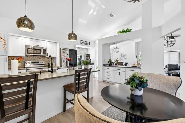 222 LINGER LANE, Sun City Center, FL 33573