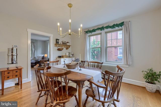 585 W MAIN ST, New Holland, PA 17557