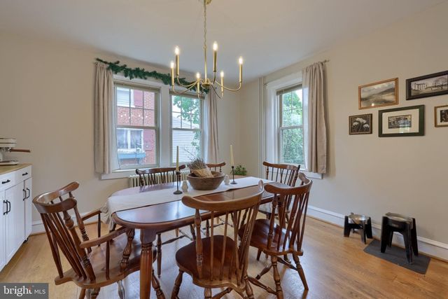 585 W MAIN ST, New Holland, PA 17557