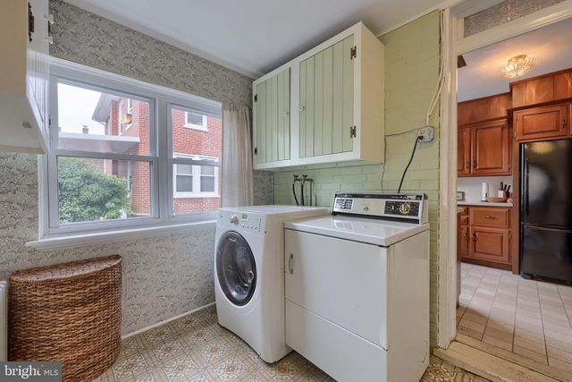 585 W MAIN ST, New Holland, PA 17557