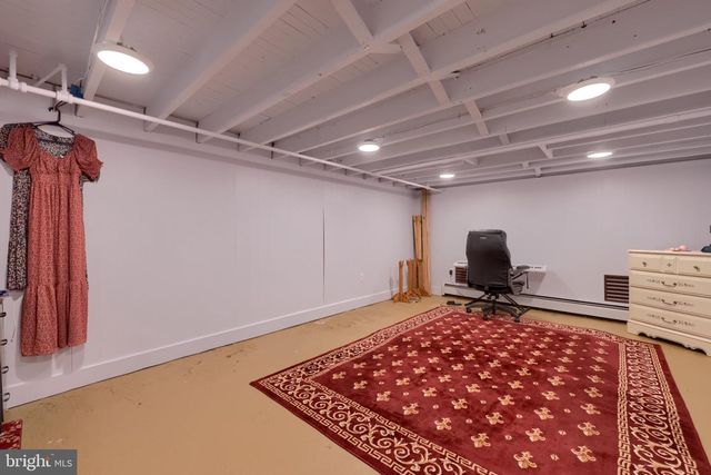 585 W MAIN ST, New Holland, PA 17557
