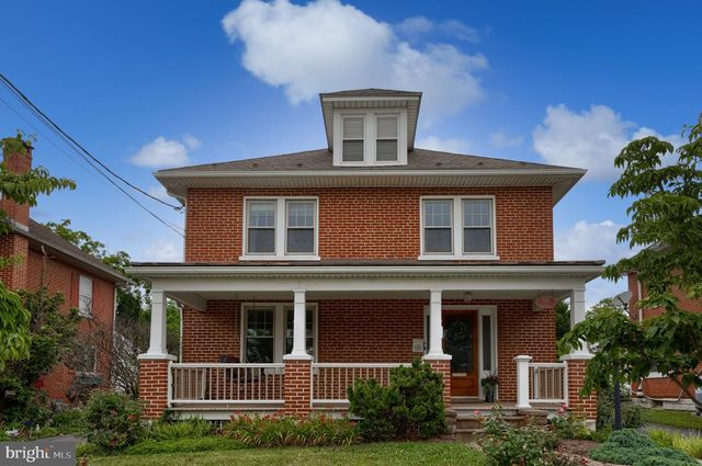 585 W MAIN ST, New Holland, PA 17557