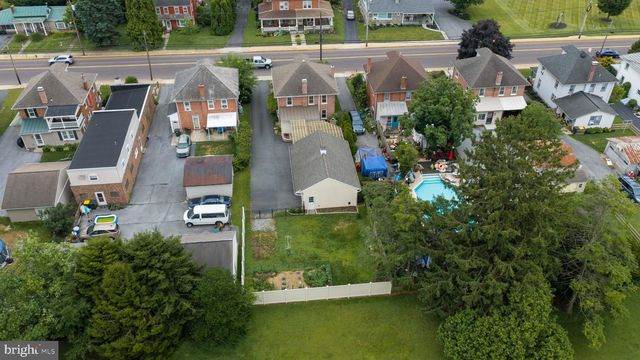 585 W MAIN ST, New Holland, PA 17557