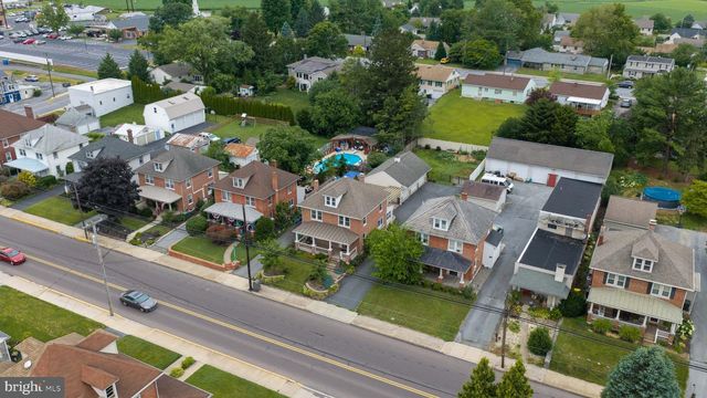 585 W MAIN ST, New Holland, PA 17557