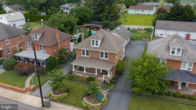 585 W MAIN ST, New Holland, PA 17557