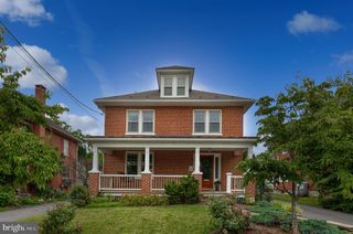 585 W MAIN ST, New Holland, PA 17557
