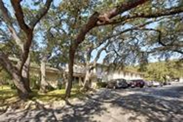 5332 Balcones DR D, Austin, TX 78731