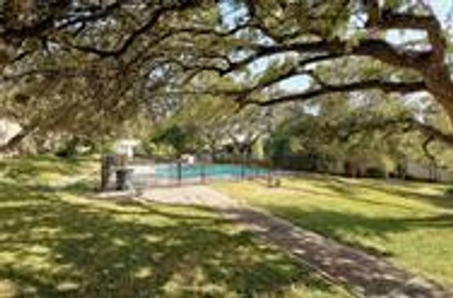 5332 Balcones DR D, Austin, TX 78731