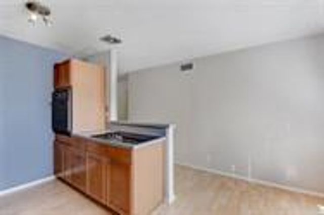 5332 Balcones DR D, Austin, TX 78731
