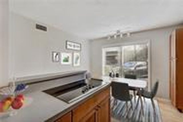 5332 Balcones DR D, Austin, TX 78731