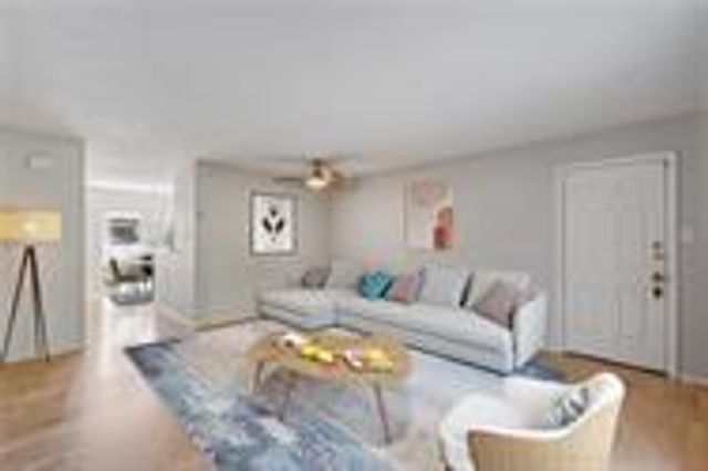 5332 Balcones DR D, Austin, TX 78731