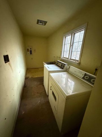 10021 Clay Street, Crown Point, IN 46307