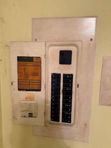 10021 Clay Street, Crown Point, IN 46307