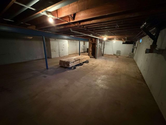 10021 Clay Street, Crown Point, IN 46307