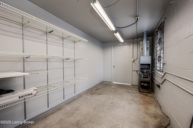 7517 Mallard Dr, Louisville, KY 40258