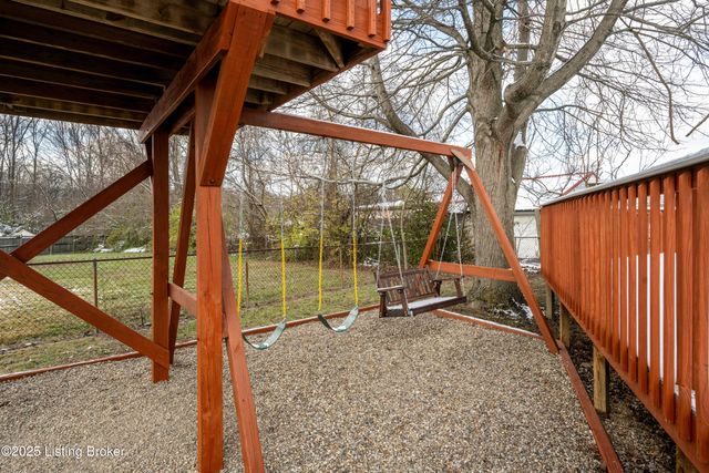 7517 Mallard Dr, Louisville, KY 40258