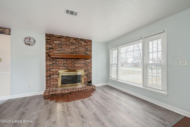 7517 Mallard Dr, Louisville, KY 40258